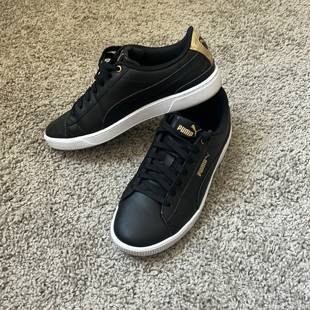 PUMA sneakers black gold white size US 6 - like new